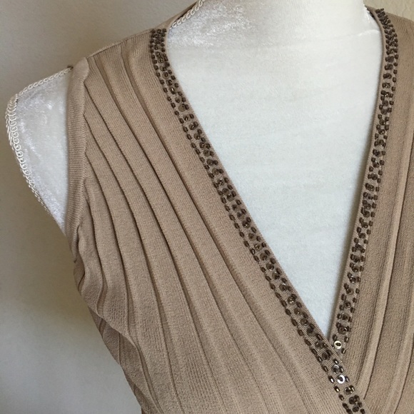 Tan V-Neck Top - Picture 2 of 5